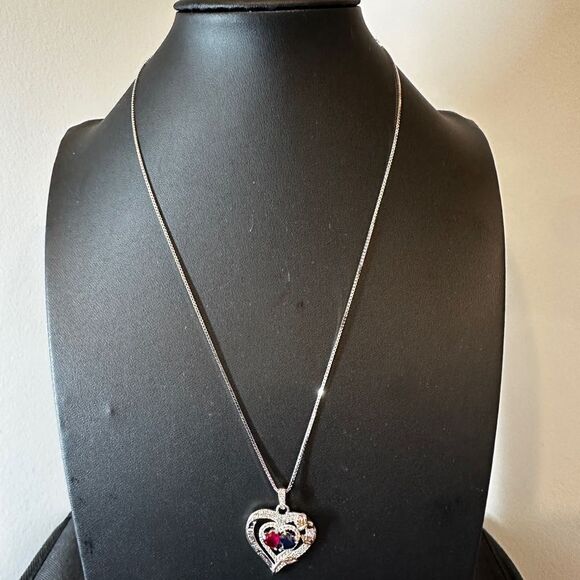 NIB Sterling silver, possibly gold plated, heart necklace with cz diamonds! - Picture 12 of 13